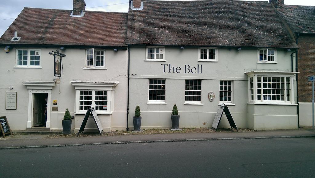 The Bell Hotel & Inn By Greene King Inns ウォーバン エクステリア 写真