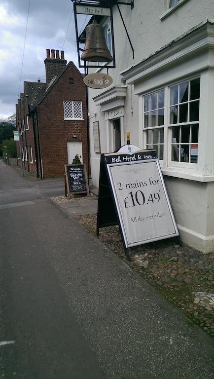 The Bell Hotel & Inn By Greene King Inns ウォーバン エクステリア 写真