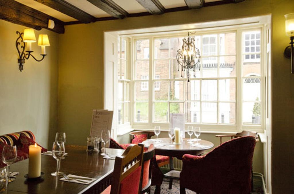 The Bell Hotel & Inn By Greene King Inns ウォーバン レストラン 写真