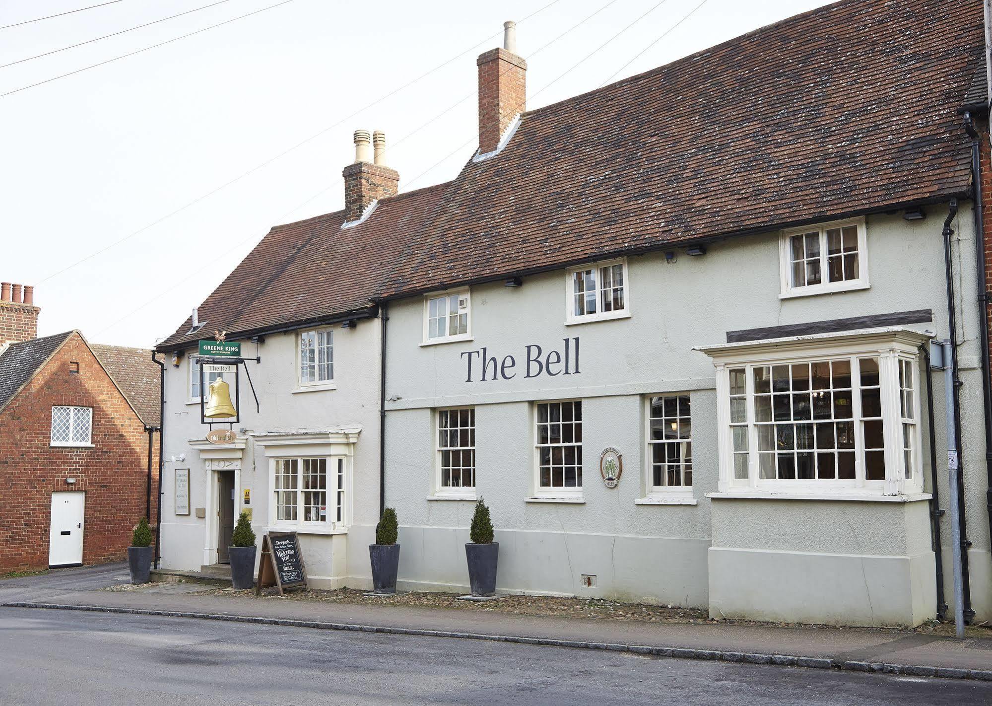 The Bell Hotel & Inn By Greene King Inns ウォーバン エクステリア 写真