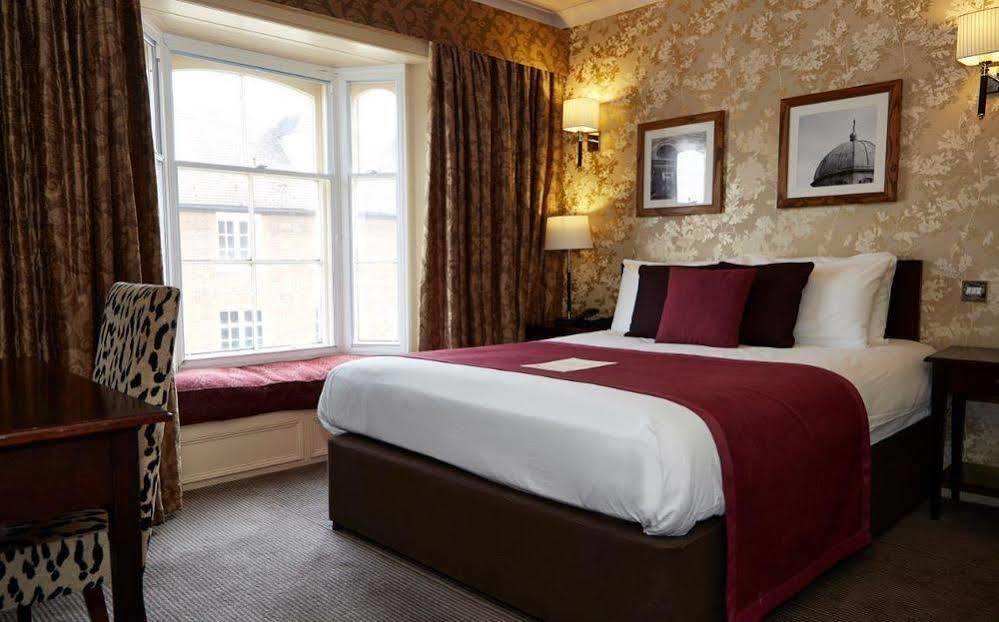 The Bell Hotel & Inn By Greene King Inns ウォーバン エクステリア 写真